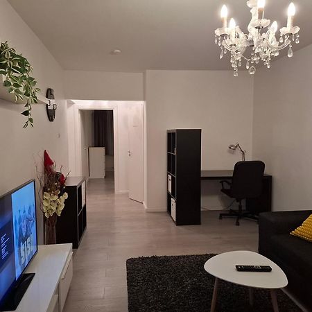 City Apartment Snellmaninkatu 22 A, Yksityinen Pistokkeellinen Paikoitus Sisaeltyy Hintaan クオピオ エクステリア 写真